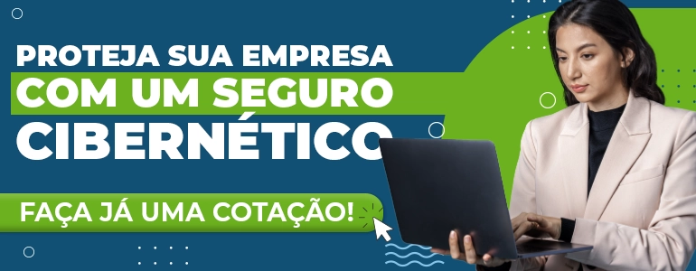 Imagem com fundo azul escuro e detalhes em branco e tons de azul. Do lado esquerdo está escrito os dizeres "Proteja sua empresa com um seguro cibernético". Logo abaixo tem um botão verde escrito "Faça já uma cotação!". Do lado direito da imagem tem a foto de uma mulher branca, com traços orientais, cabelos longos e escuros, vestindo um blazer bege por cima de uma blusa preta, segurando um notebook aberto com a mão direita e digitando nele com a mão esquerda.